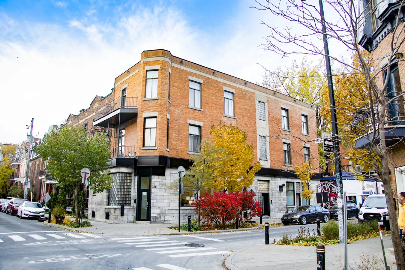 Exterior of a Diamant Realty Group building in Montreal