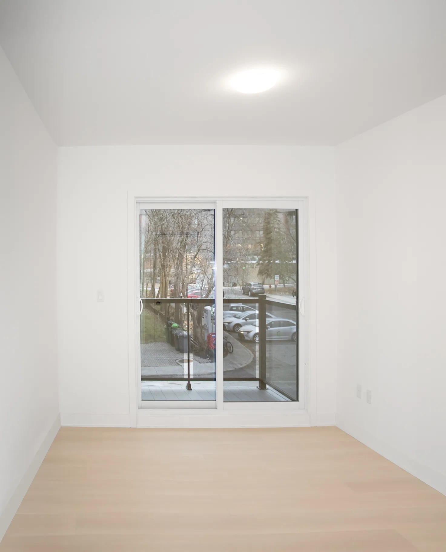 5350 Victoria — Unit 306