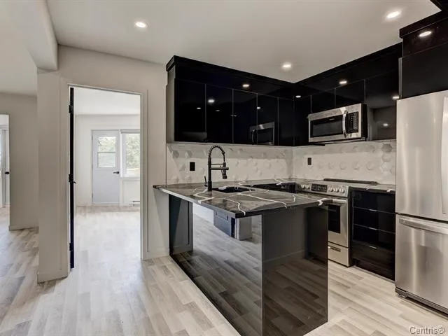 5695 Saint Jacques — Unit 435 — 5