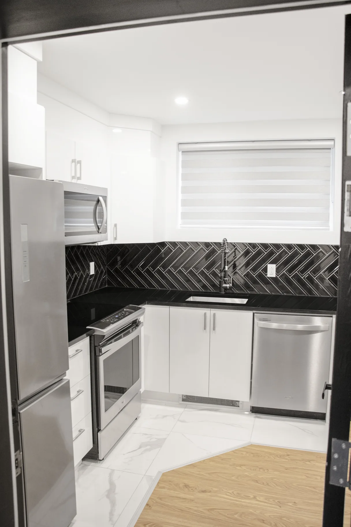 4820 Cote Saint Catherine — Unit 007