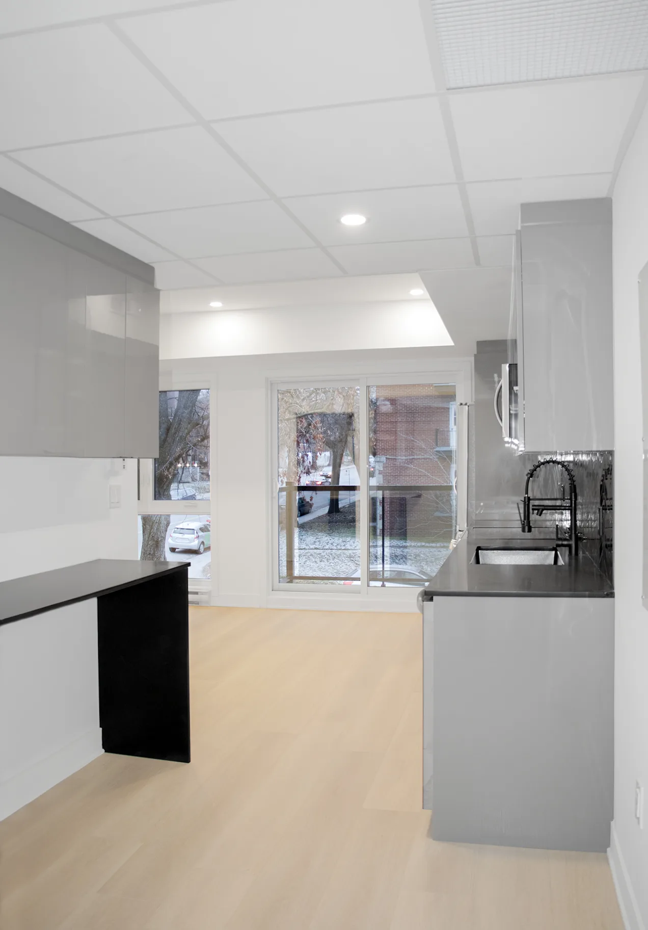 5350 Victoria — Unit 306 — 3