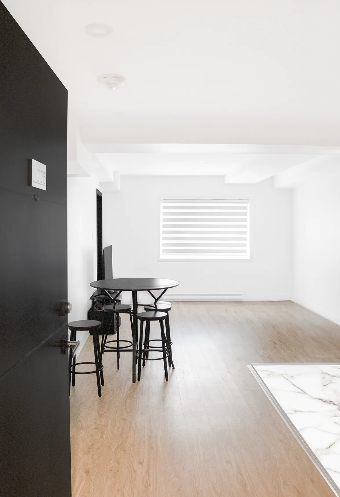 4820 Cote Saint Catherine — Unit 005