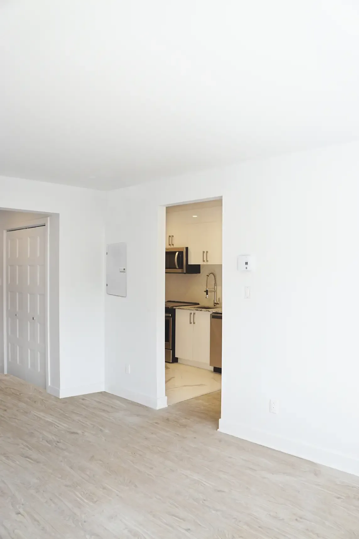 4820 Cote Saint Catherine — Unit 008