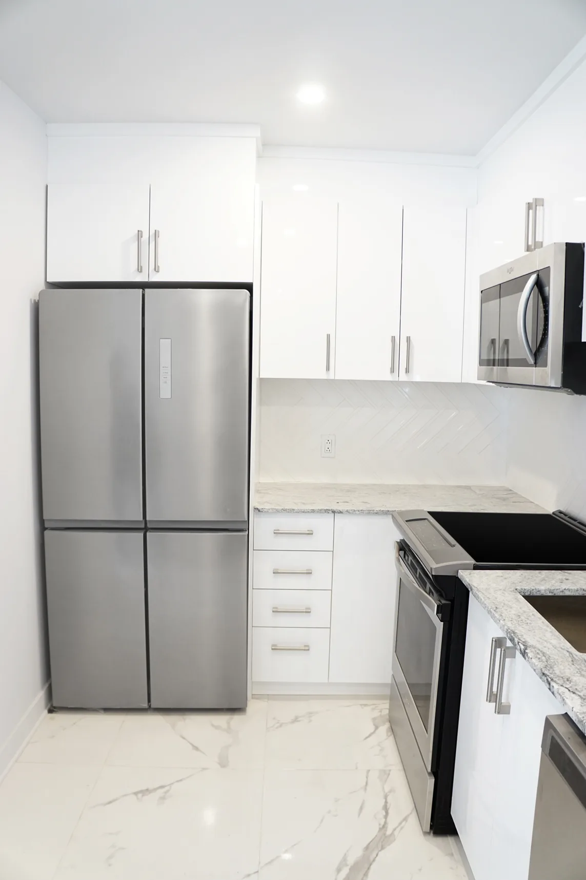 4820 Cote Saint Catherine — Unit 209 — 2