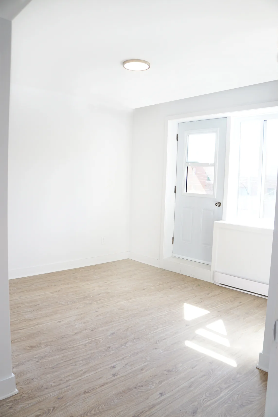 4820 Cote Saint Catherine — Unit 209 — 5
