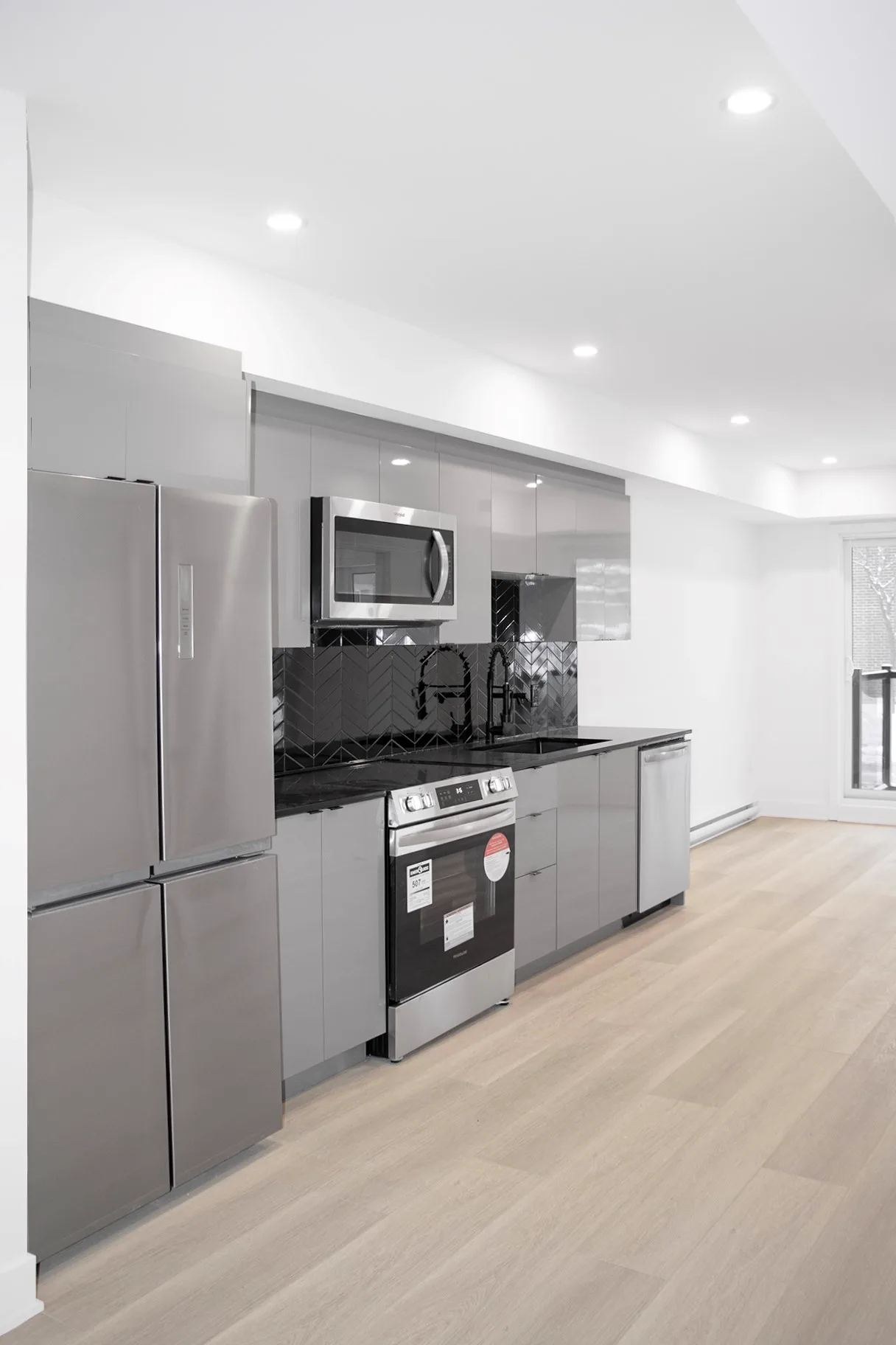 5350 Victoria — Unit 106 — 3