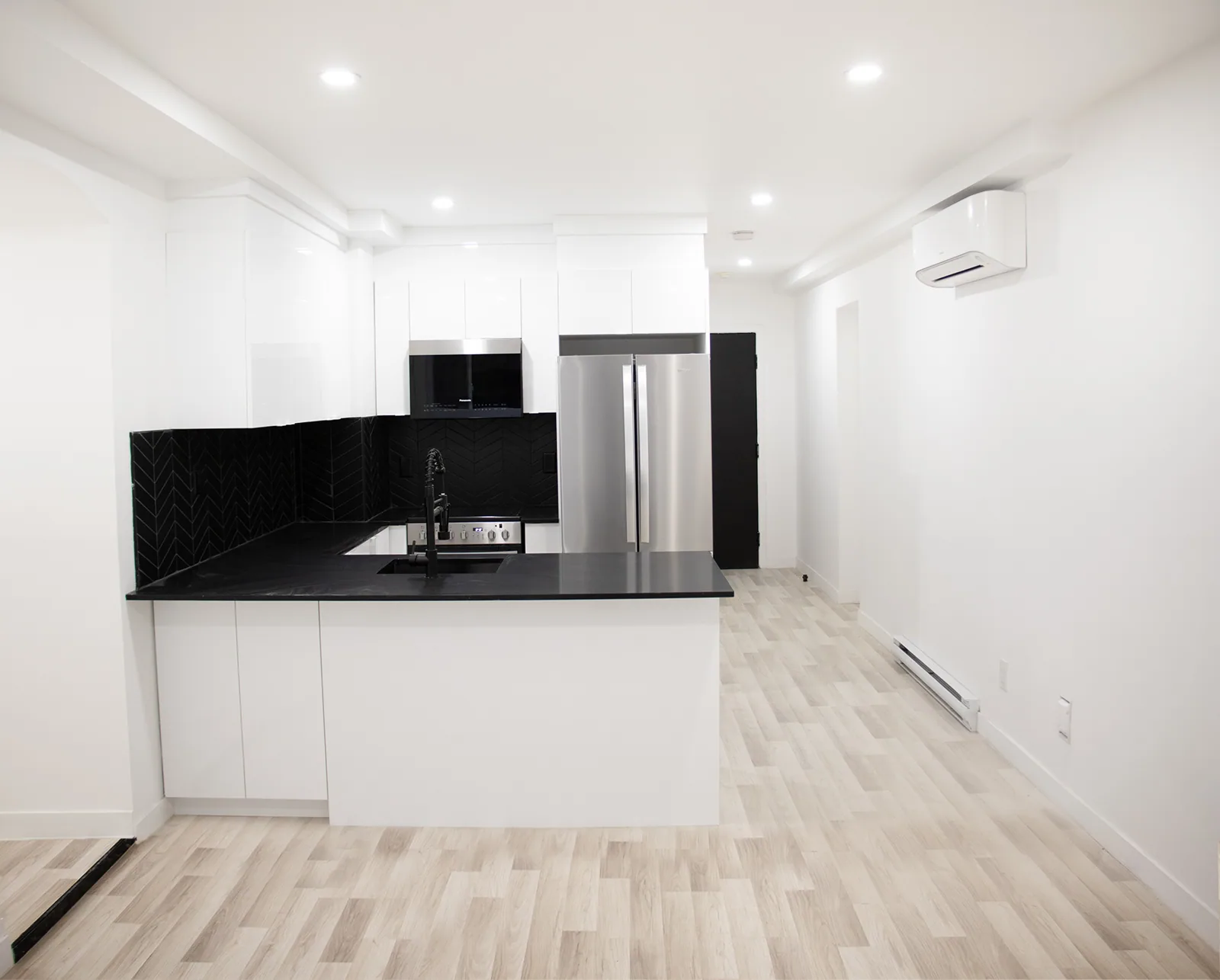 5695 Saint Jacques — Unit 102 — 3