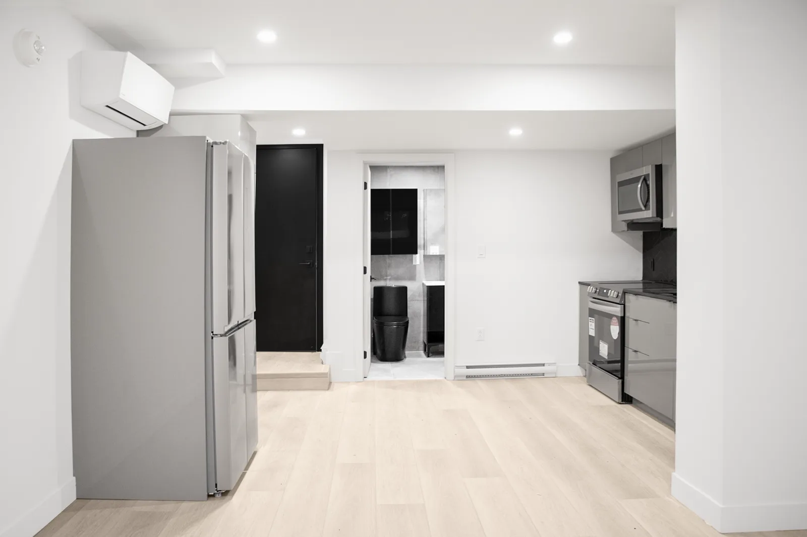 5350 Victoria — Unit 001 — 3