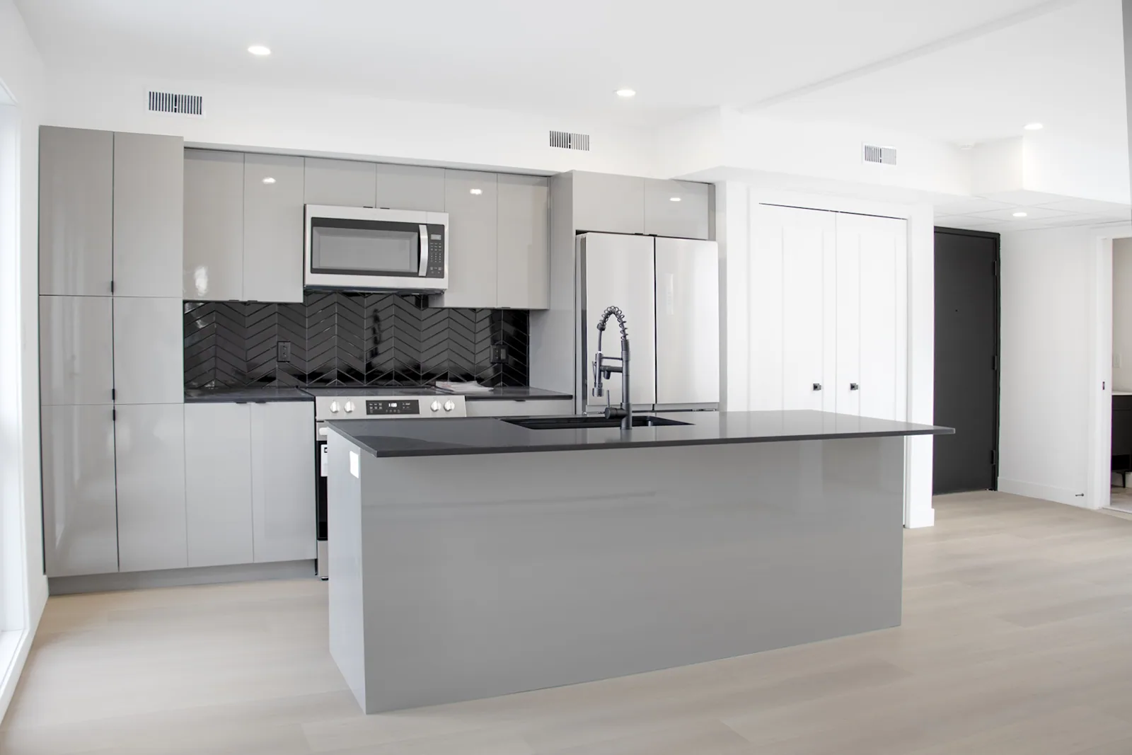5350 Victoria — Unit 302 — 6