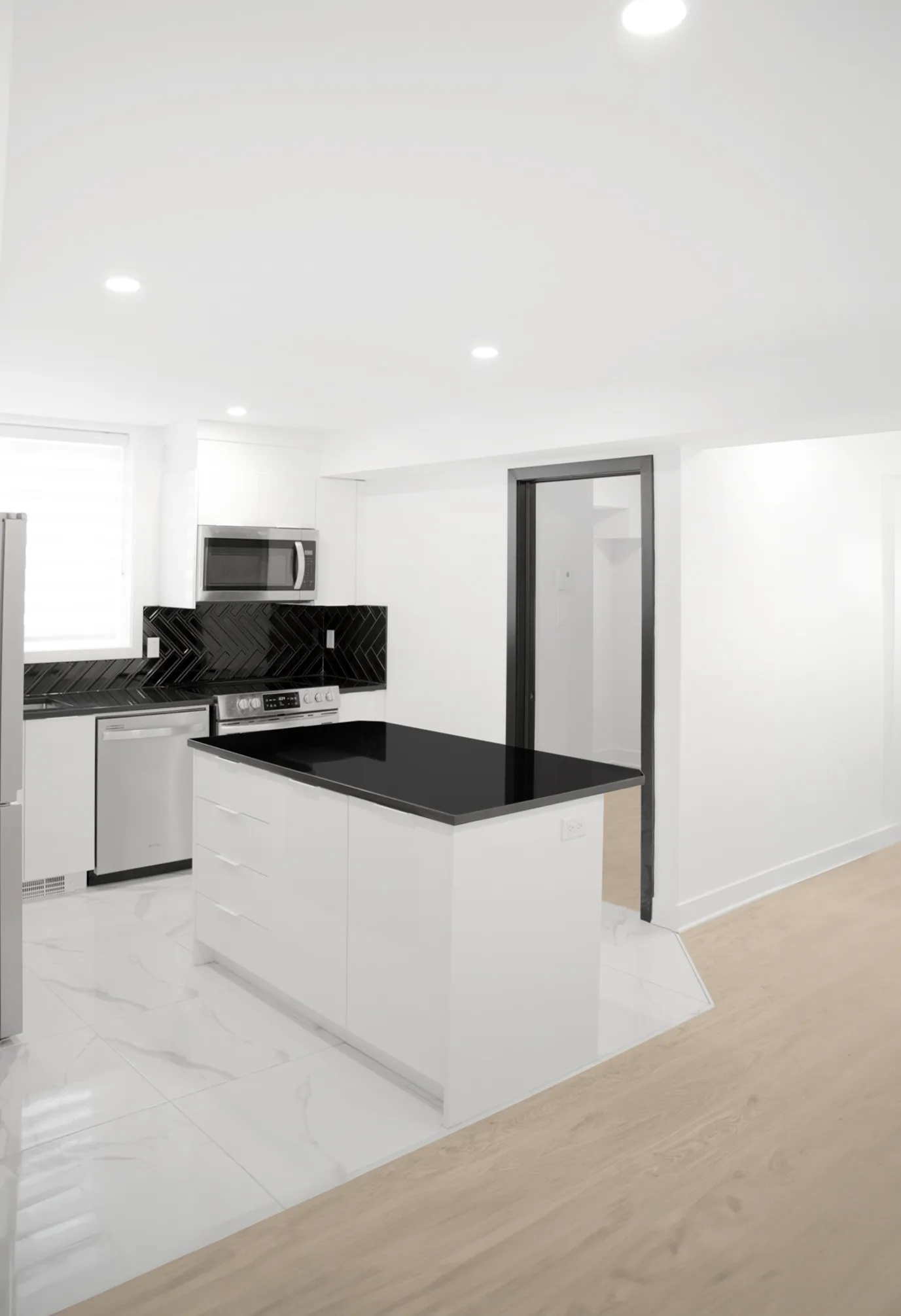 4820 Cote Saint Catherine — Unit 001
