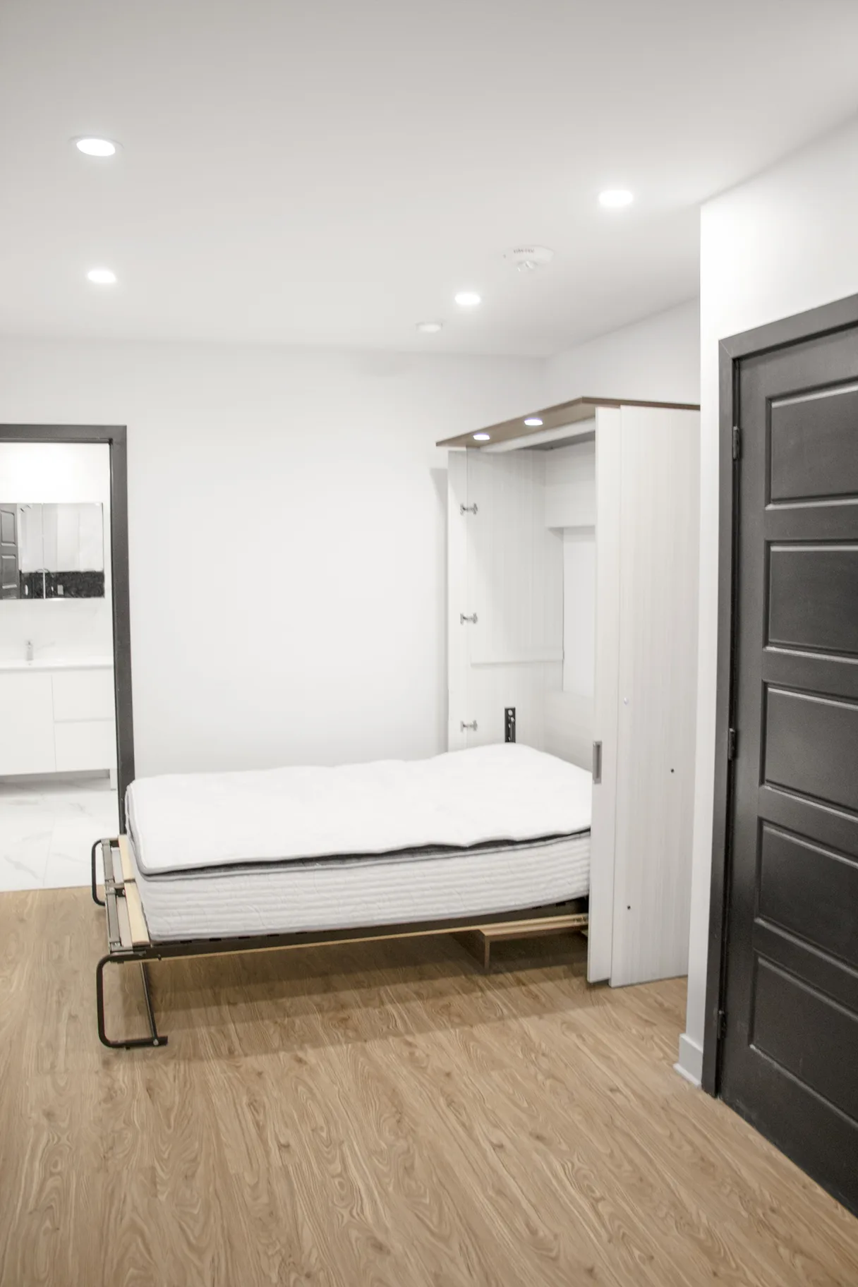 4820 Cote Saint Catherine — Unit 007 — 3