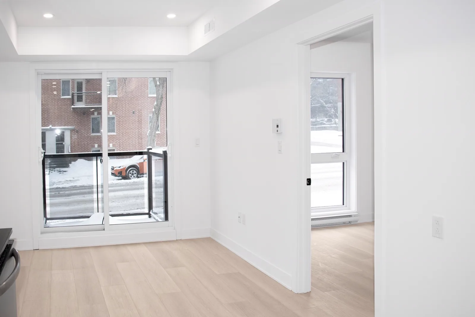 5350 Victoria — Unit 106