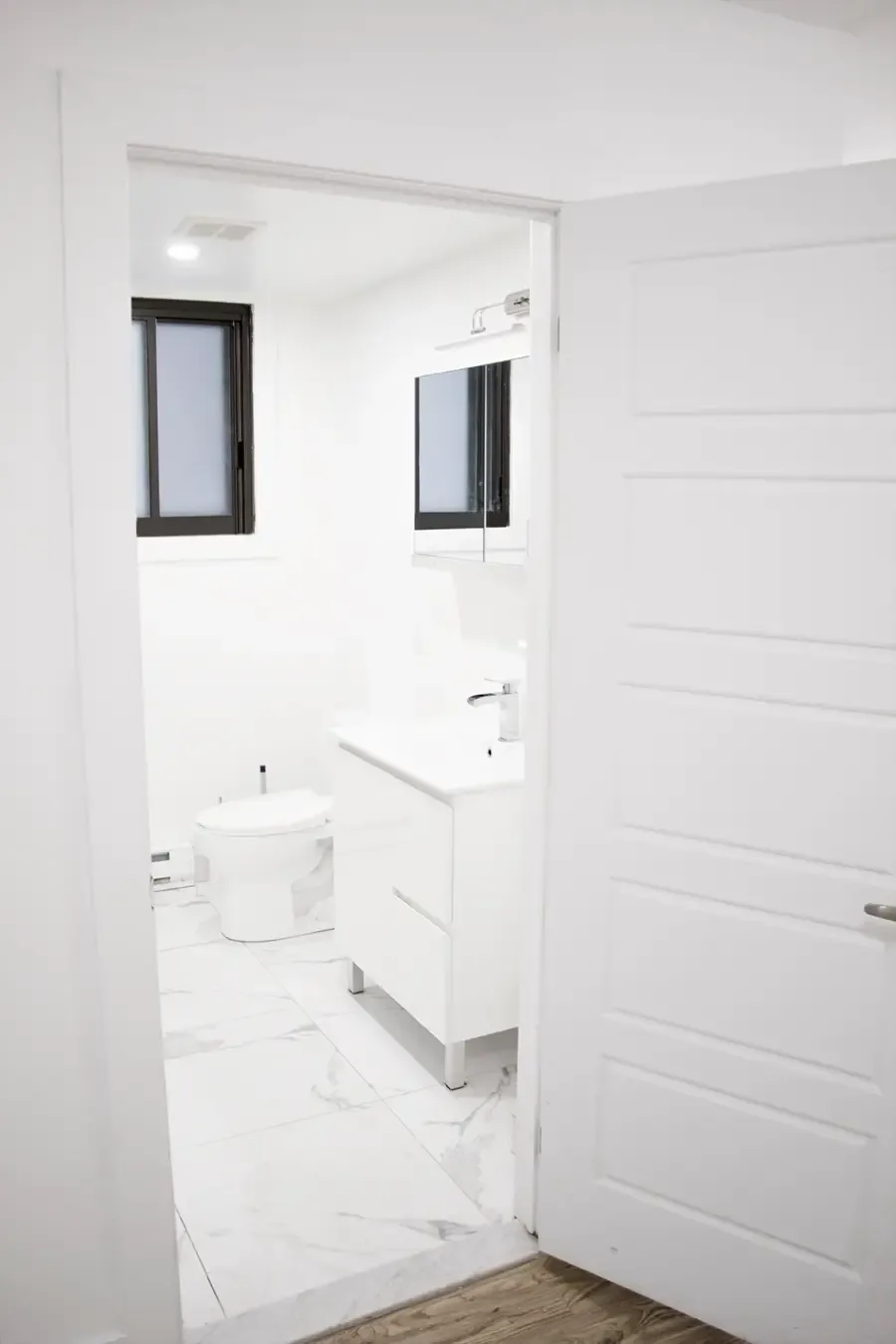 5480 Coronation — Unit 2 — 3