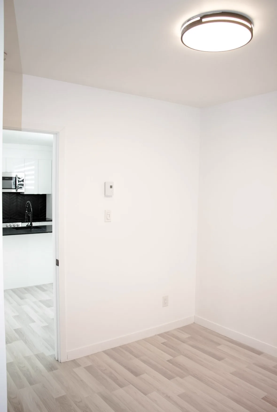 5695 Saint Jacques — Unit 320