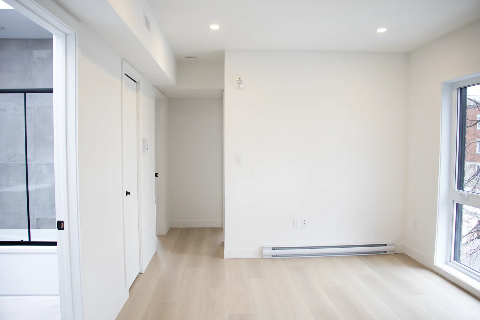 5350 Victoria — Unit 305 — 5