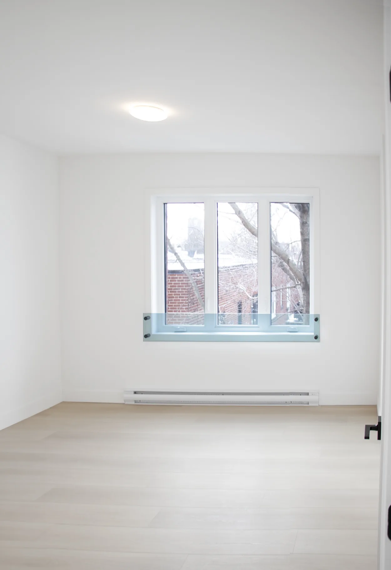 5350 Victoria — Unit 302