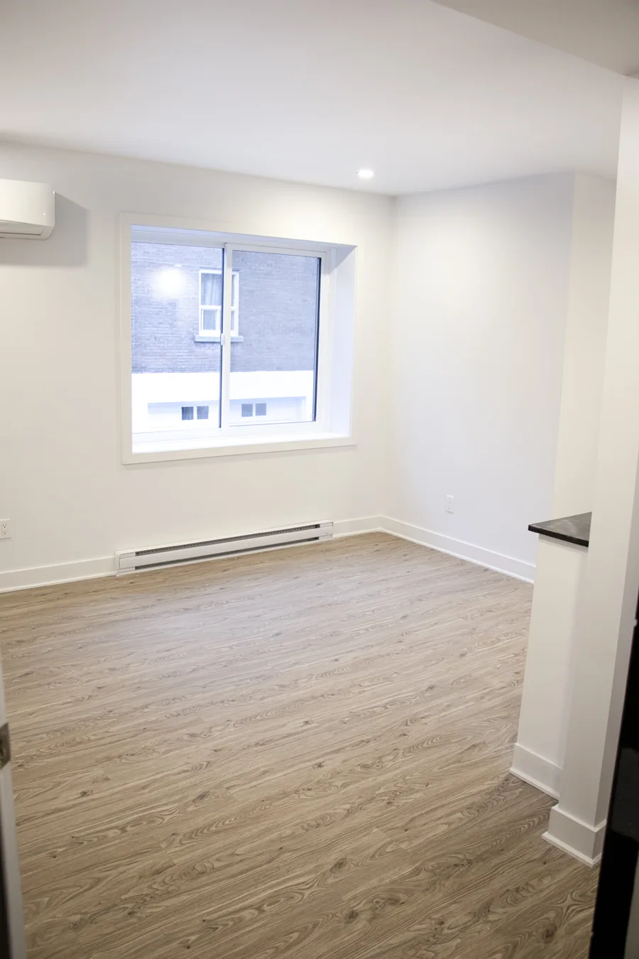 4820 Cote Saint Catherine — Unit 105