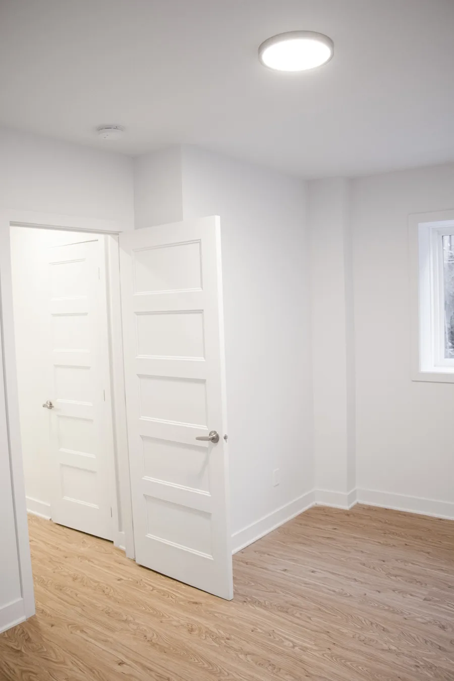 4820 Cote Saint Catherine — Unit 105 — 4