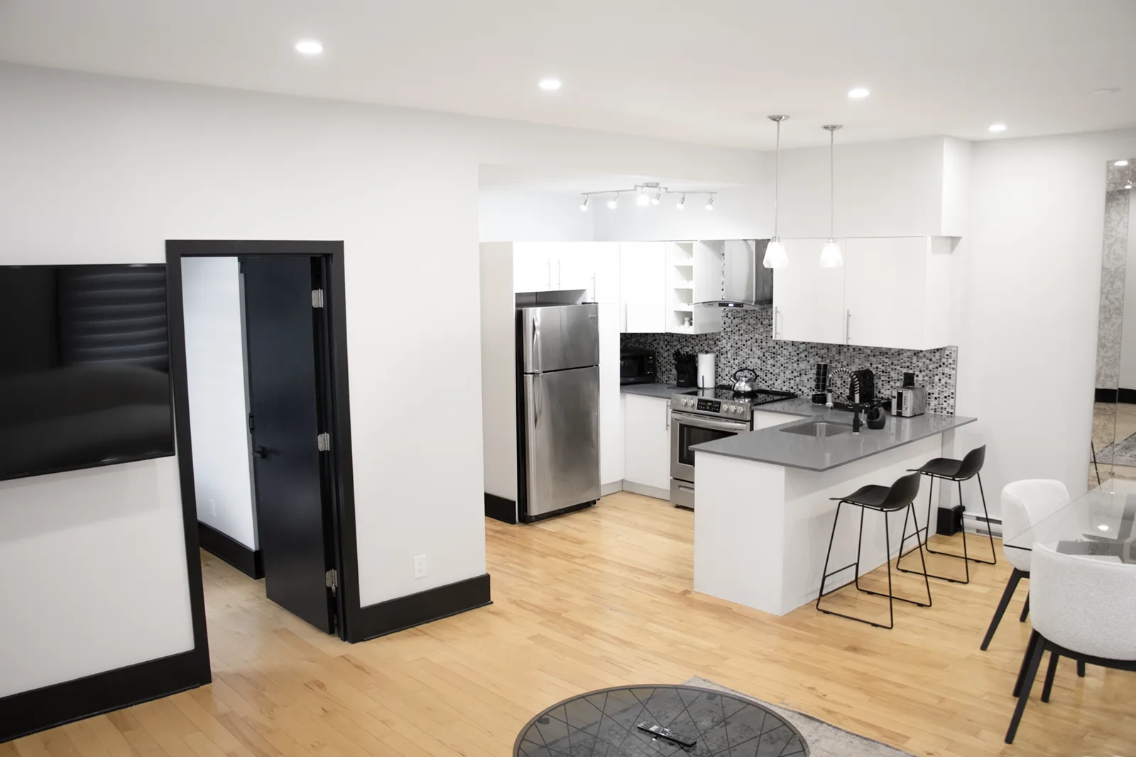 351-357 Roy — Unit 2 — 3